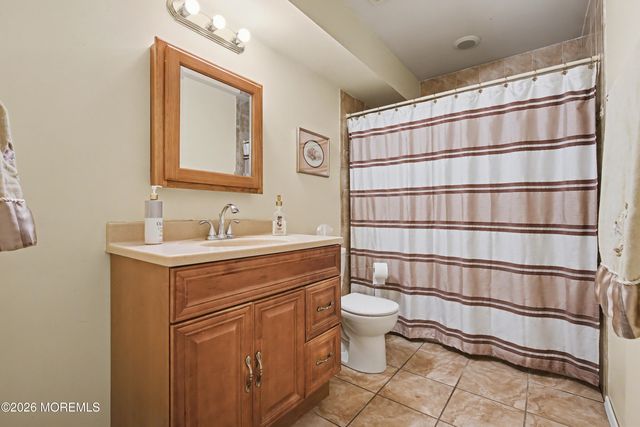 22 Burki Place, Freehold, NJ 07728