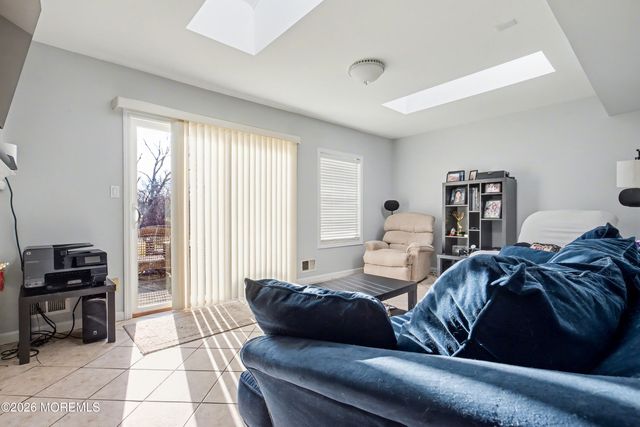 22 Burki Place, Freehold, NJ 07728