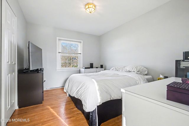 22 Burki Place, Freehold, NJ 07728