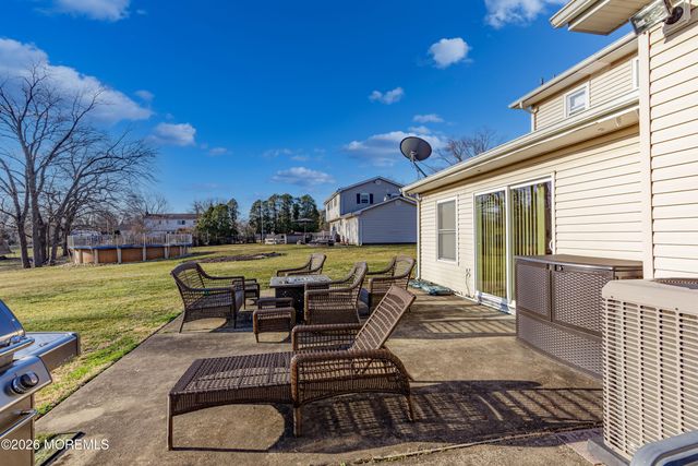 22 Burki Place, Freehold, NJ 07728