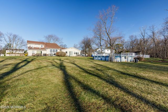 22 Burki Place, Freehold, NJ 07728