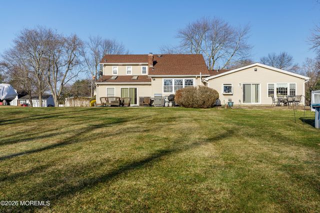 22 Burki Place, Freehold, NJ 07728