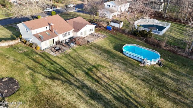 22 Burki Place, Freehold, NJ 07728