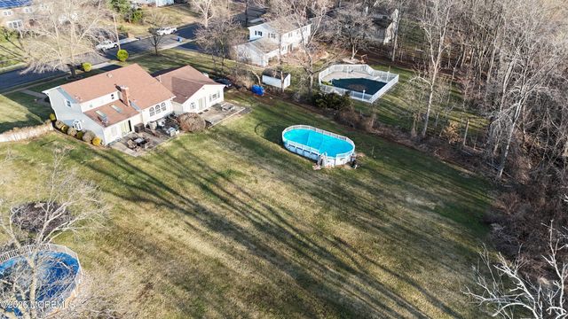 22 Burki Place, Freehold, NJ 07728