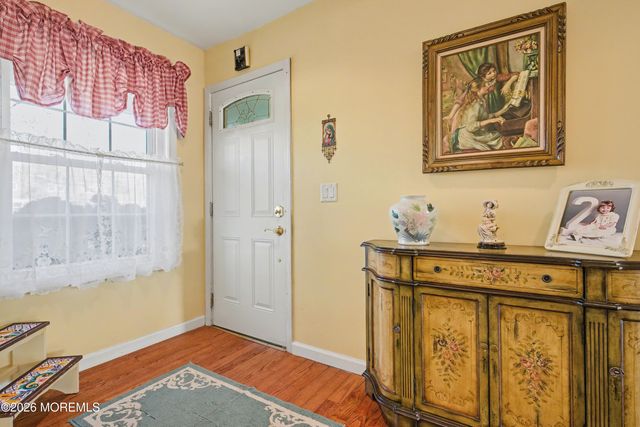 22 Burki Place, Freehold, NJ 07728