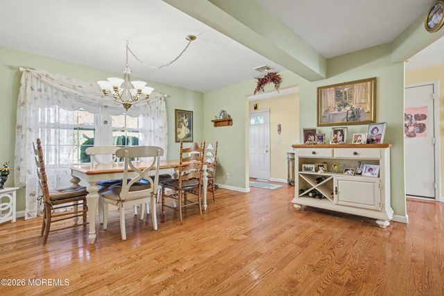 22 Burki Place, Freehold, NJ 07728