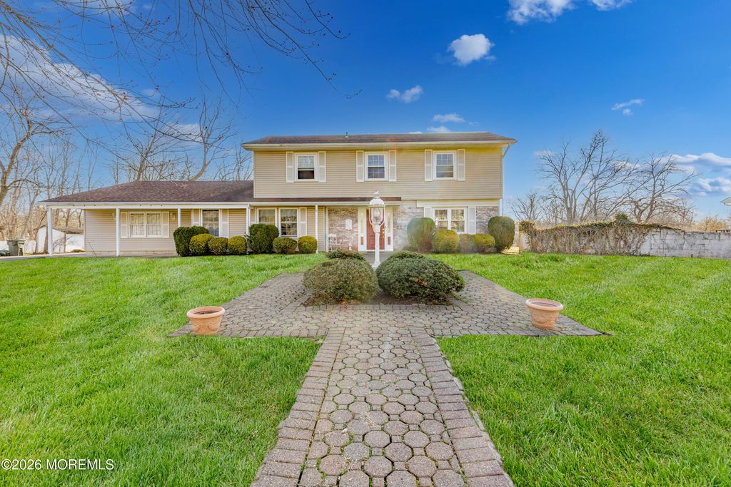 22 Burki Place, Freehold, NJ 07728