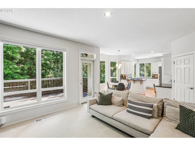 5516 Sw HAMILTON St, Portland, OR 97221