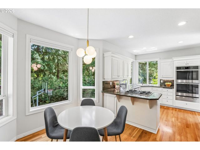 5516 Sw HAMILTON St, Portland, OR 97221
