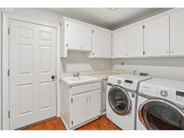 5516 Sw HAMILTON St, Portland, OR 97221
