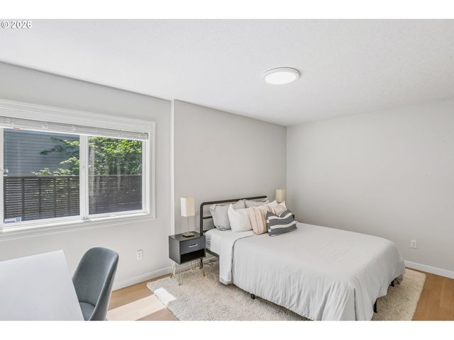 5516 Sw HAMILTON St, Portland, OR 97221