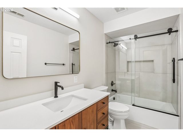 5516 Sw HAMILTON St, Portland, OR 97221