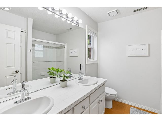 5516 Sw HAMILTON St, Portland, OR 97221