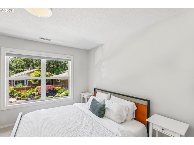 5516 Sw HAMILTON St, Portland, OR 97221