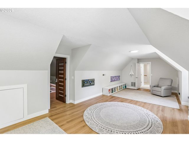 5516 Sw HAMILTON St, Portland, OR 97221
