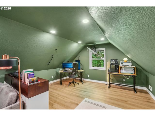 5516 Sw HAMILTON St, Portland, OR 97221