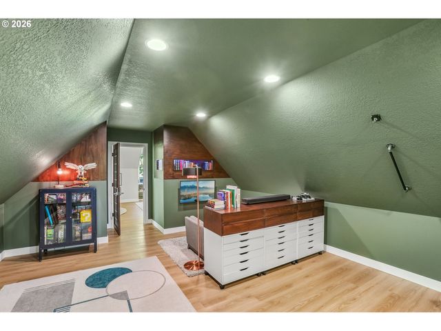 5516 Sw HAMILTON St, Portland, OR 97221