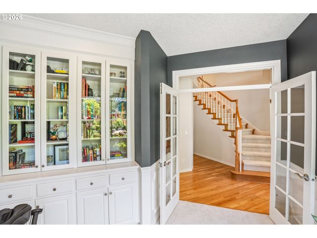 5516 Sw HAMILTON St, Portland, OR 97221