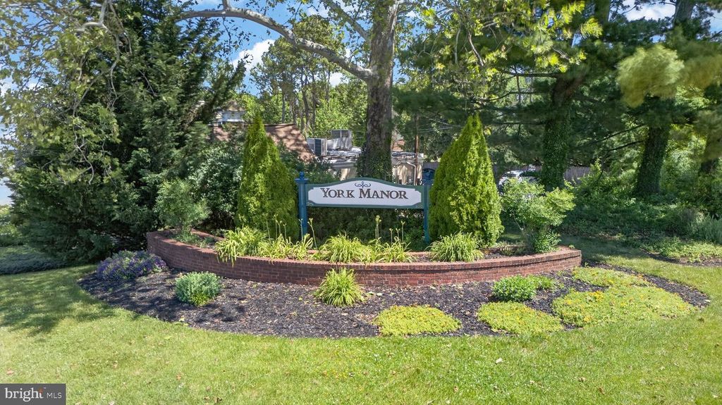 Image 2 of property listing at 9 HADDINGTON RD, Lutherville Timonium, MD 21093