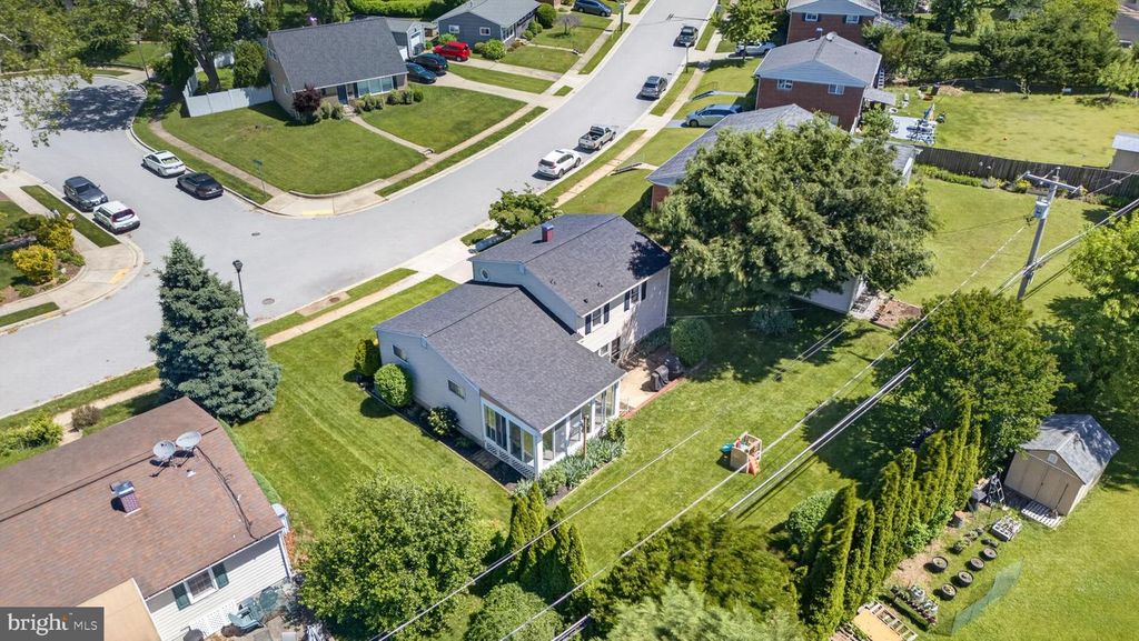 Image 5 of property listing at 9 HADDINGTON RD, Lutherville Timonium, MD 21093
