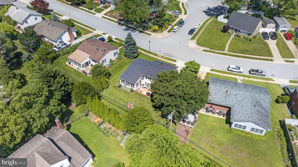 Image 8 of property listing at 9 HADDINGTON RD, Lutherville Timonium, MD 21093