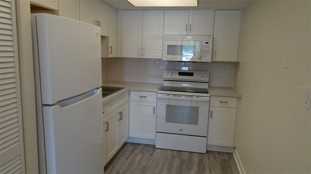 8100 DR MARTIN LUTHER KING JR STREET N 105, St Petersburg, FL 33702