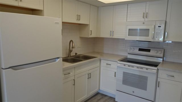 8100 DR MARTIN LUTHER KING JR STREET N 105, St Petersburg, FL 33702
