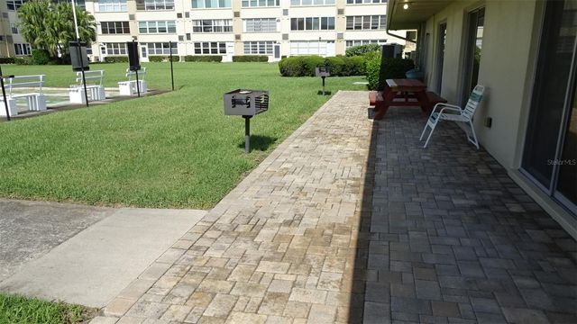 8100 DR MARTIN LUTHER KING JR STREET N 105, St Petersburg, FL 33702