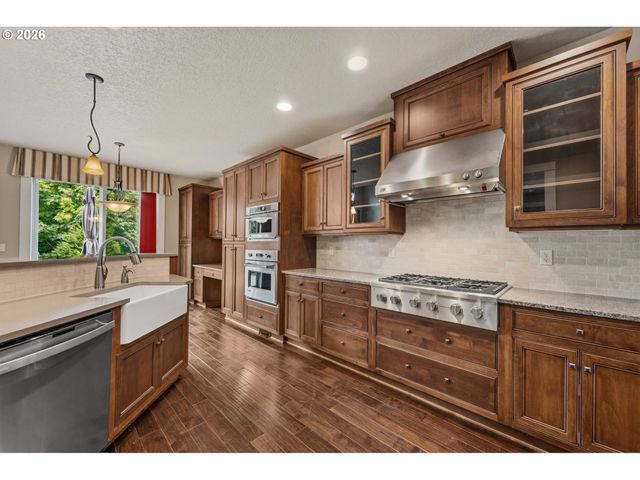 10962 Se PHEASANT RIDGE Dr, Happy Valley, OR 97086