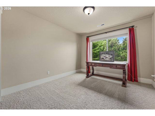 10962 Se PHEASANT RIDGE Dr, Happy Valley, OR 97086
