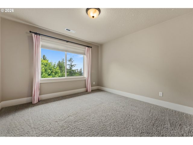 10962 Se PHEASANT RIDGE Dr, Happy Valley, OR 97086