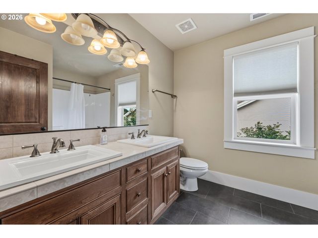 10962 Se PHEASANT RIDGE Dr, Happy Valley, OR 97086