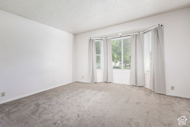 533 W VALLEY DR, Centerville, UT 84014
