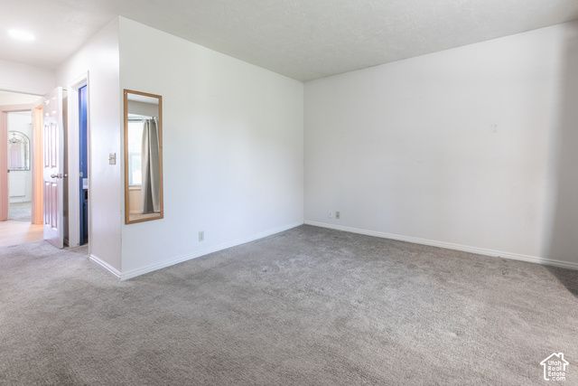 533 W VALLEY DR, Centerville, UT 84014