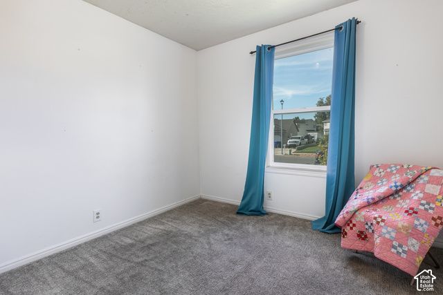 533 W VALLEY DR, Centerville, UT 84014