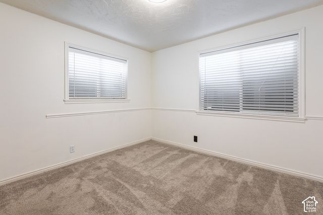 533 W VALLEY DR, Centerville, UT 84014