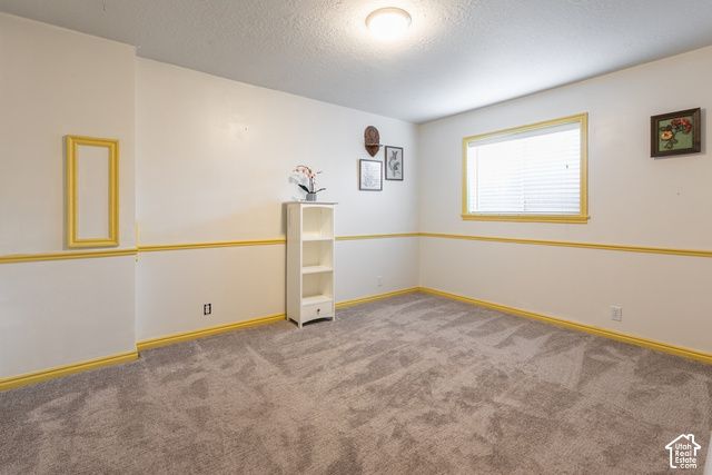 533 W VALLEY DR, Centerville, UT 84014