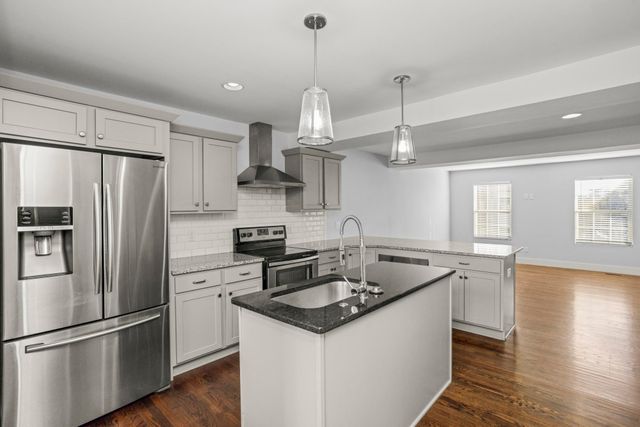 3306 Felicia St, Nashville, TN 37209