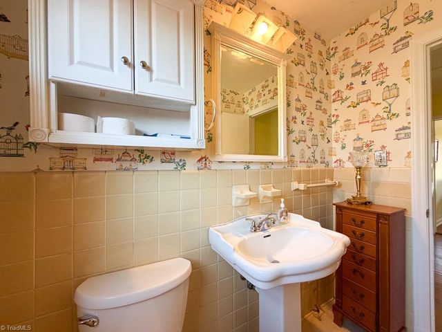 1104 Tarleton Avenue, Burlington, NC 27215