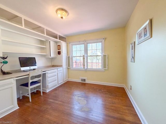 1104 Tarleton Avenue, Burlington, NC 27215