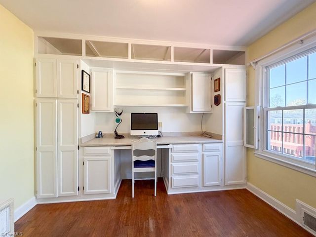 1104 Tarleton Avenue, Burlington, NC 27215