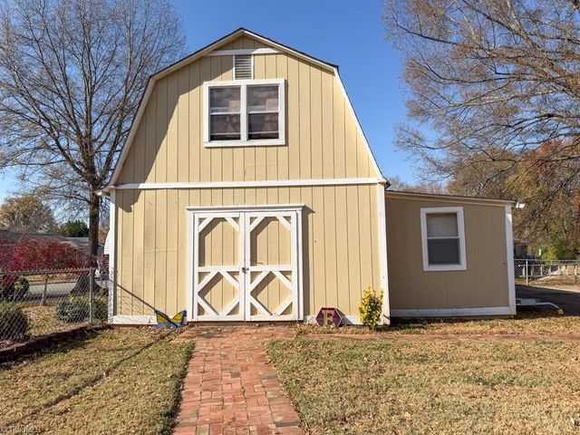 1104 Tarleton Avenue, Burlington, NC 27215