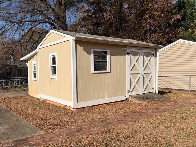 1104 Tarleton Avenue, Burlington, NC 27215