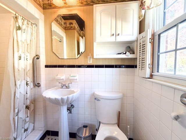 1104 Tarleton Avenue, Burlington, NC 27215