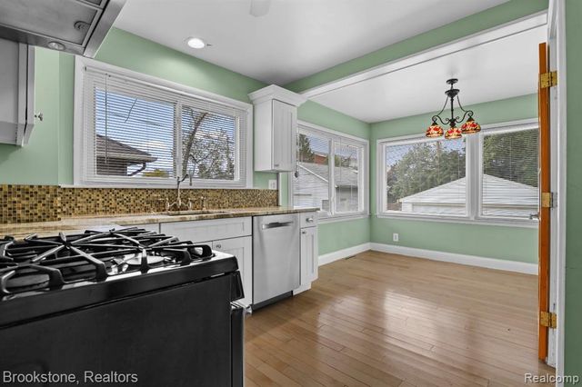 111 E Tacoma Street, Clawson, MI 48017