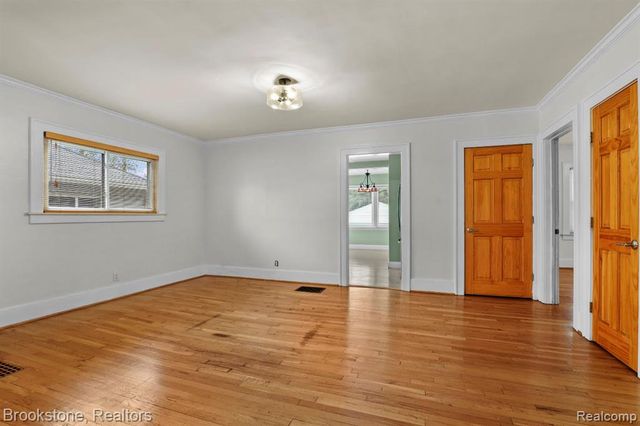 111 E Tacoma Street, Clawson, MI 48017