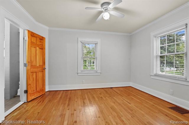 111 E Tacoma Street, Clawson, MI 48017