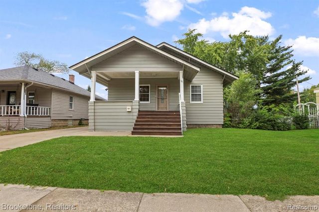 111 E Tacoma Street, Clawson, MI 48017