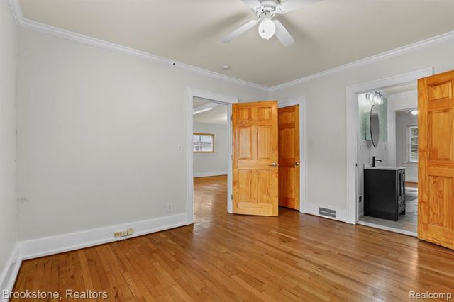 111 E Tacoma Street, Clawson, MI 48017