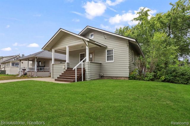 111 E Tacoma Street, Clawson, MI 48017